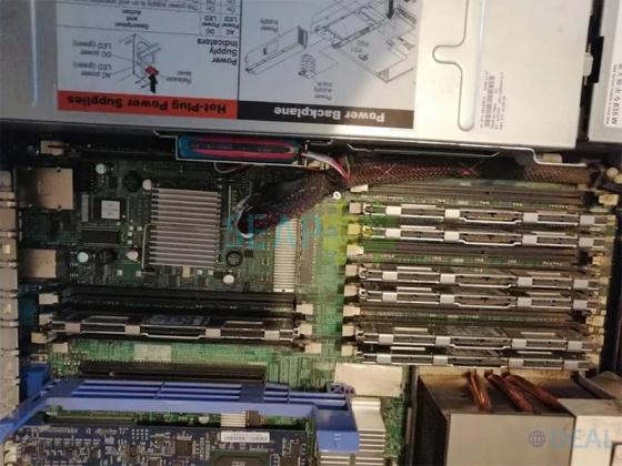 Server IBM x3650, procesoare Xeon 2 x 3 GHZ, 16GB RAM, 3x72GB SATA